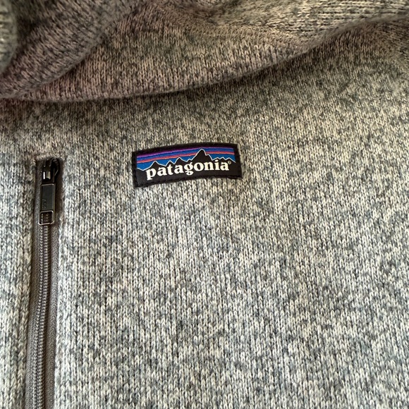 Patagonia Men's Heathered Gray Zip-Up Sweater - Picture 3 of 4